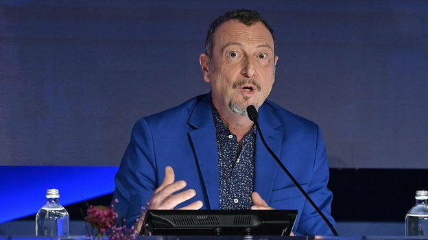 Sanremo 2024, Amadeus lo annuncia in conferenza stampa: «Protesta dei trattori? Li faccio..