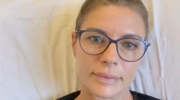 Martina Colombari in ospedale per una peritonite: di cosa si tratta e i sintomi a cui fare attenzione
