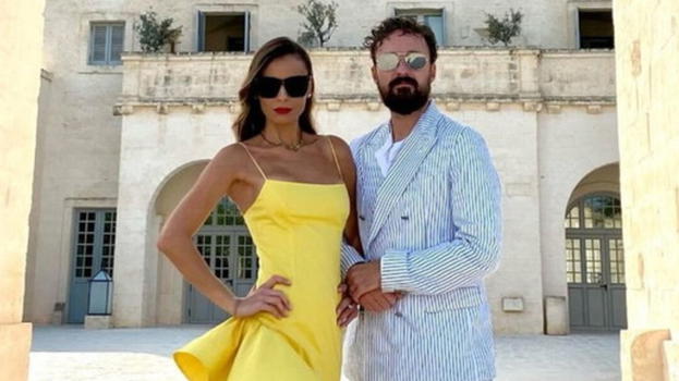 “Pis**lo piccolo, è inutile”. La moglie di Facchinetti a luci rosse sui social