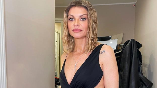 Alessandra Amoroso, incidente hot in diretta: l’abito si sposta e si vede tutto