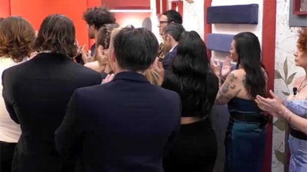"Beatrice ce l’ha fatta”,  caos al Grande Fratello:  spunta il video che li incastra