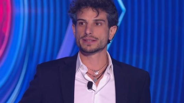 Grande Fratello, nuovo malore per Garibaldi: ecco cosa sta succedendo