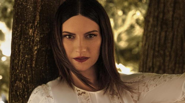 Laura Pausini, fan impietriti: davanti a tutti 17 colpi di..