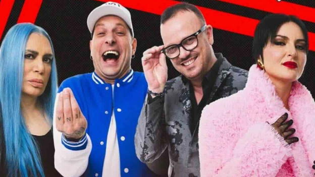 The Voice Senior, il pubblico non crede ai propri occhi: sale sul palco e nessuno lo riconosce