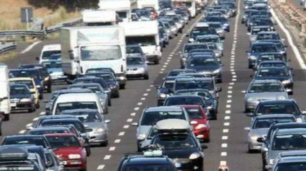 Autostrade italiane, tremendo sinistro: oltre 60 persone coinvolte