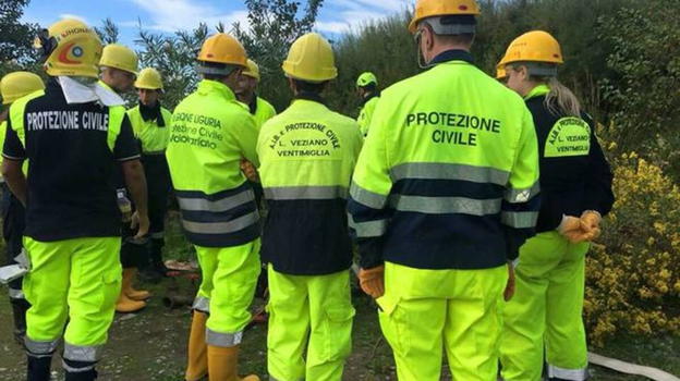 Italia, il fiume ha straripato: l’acqua sta sommergendo tutto