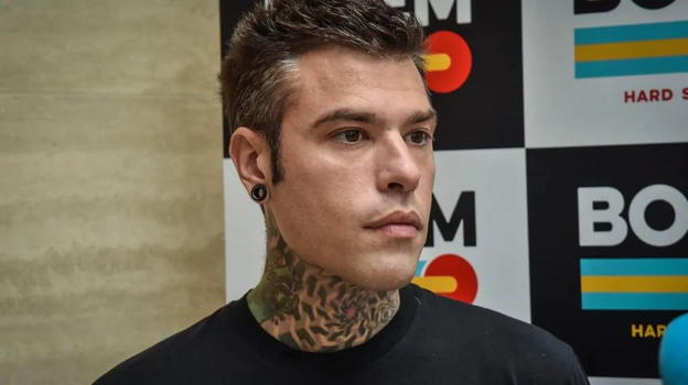 Fedez, non c’è pace per lui: nuovi guai dopo la crisi con la moglie
