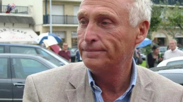 “La pensione non mi basta”. Bufera sul famoso