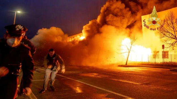 Incendio in un appartamento, il bilancio: deceduti 3 bambini e la madre