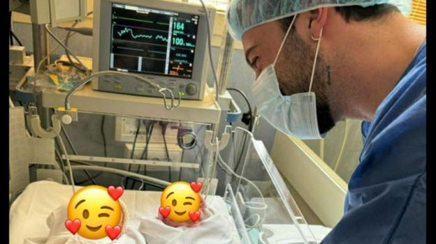 Andreas Muller e Veronica Peparini in lacrime per la nascita delle gemelle