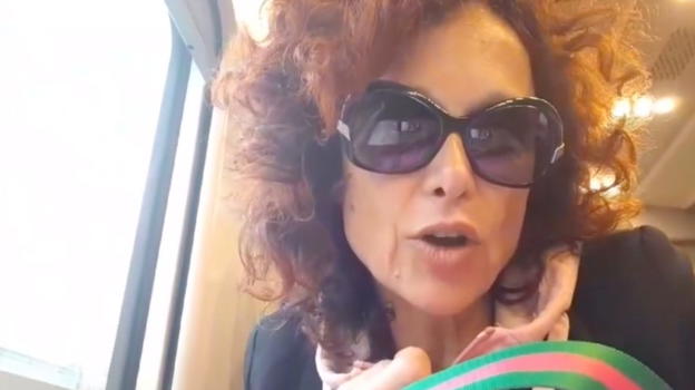 "Sono uno straccio" Beatrice Luzzi confessa cosa ha fatto la prima notte dopo il Gf