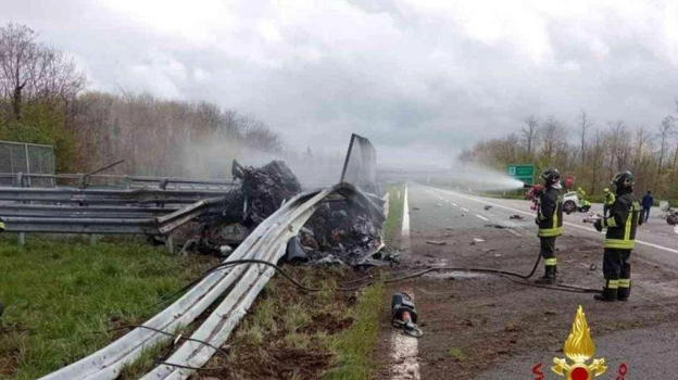 Ferrari schiantata a 200Km/h: la scoperta dei corpi a bordo