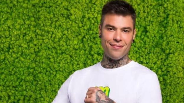 Fedez, il gossip si accende: ecco con chi l’hanno pizzicato