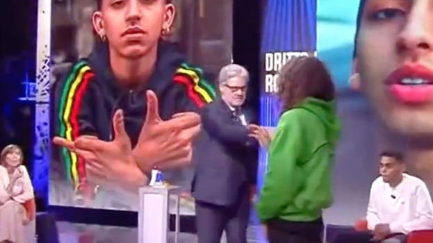 Del Debbio: "Non mi toccare". Interviene la security