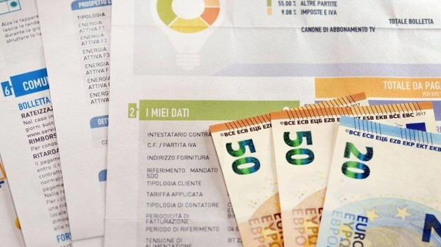 Bonus bollette, stavolta vale 500 euro: attenzione alle domande