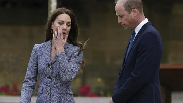 Kate, sono minuti di grande apprensione in tutto il mondo