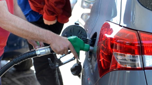 Benzina oltre 2,5 euro a litro: record nella città italiana