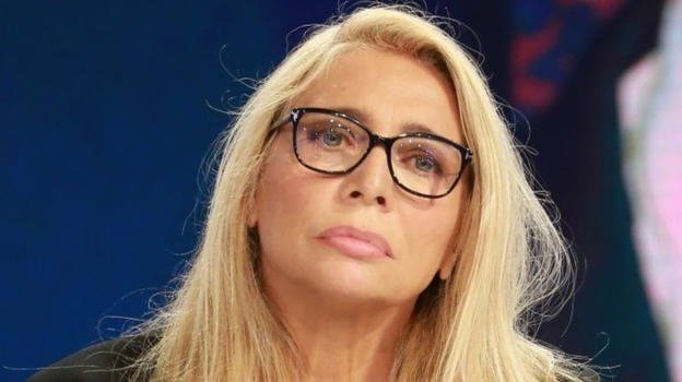 "Una preghiera per Mara Venier": l’annuncio sui social
