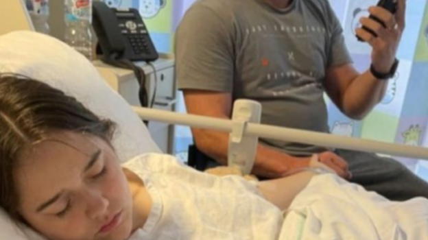 La figlia in ospedale, il padre legge sul suo cellulare e scopre che..