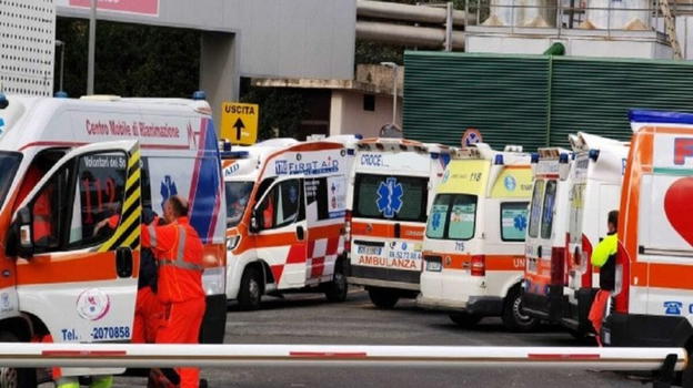Numerosi malori nel giro di poco tempo: coinvolti decine di studenti