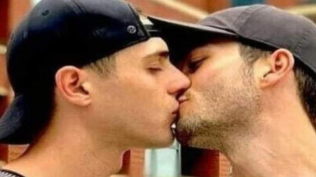 "Siamo gay". I famosissimi della tv escono allo scoperto