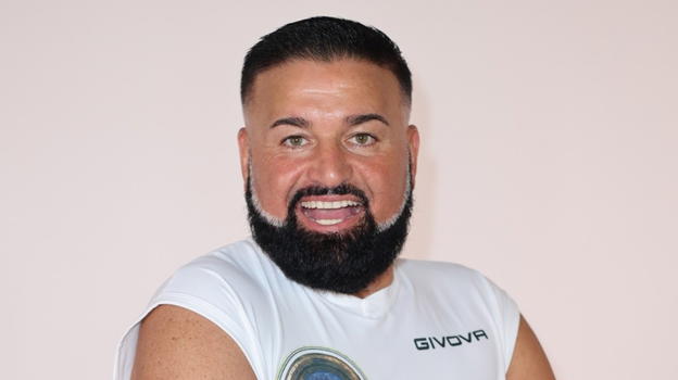Isola dei Famosi, Peppe di Napoli abbandona il gioco e scatta la denuncia dei fan