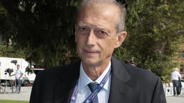 "Che figuraccia". Fassino è stato beccato mentre rubava un..