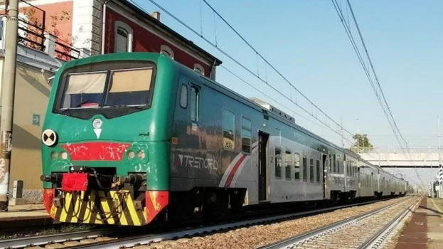 Italia, treno deraglia nei pressi della stazione: la situazione