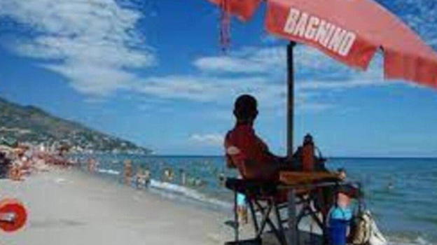 Italia, è successo davanti a tutti: bagnanti increduli