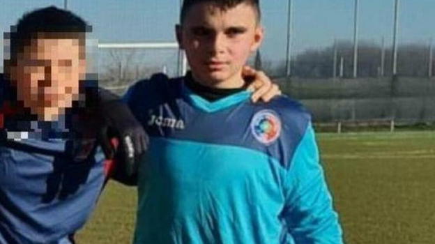 Andrea perde la vita a 12 anni per una banale pertosse, poi la verità viene a galla