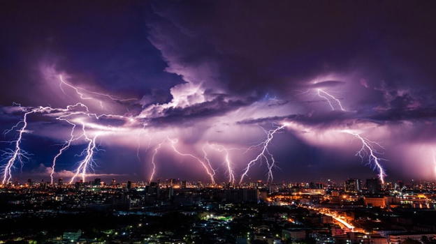 Italia, una super tempesta di fulmini sul nostro Paese