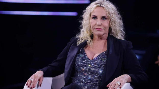 "Melanoma maligno" Antonella Clerici, la diagnosi è un colpo al cuore