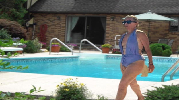 Giorgia Meloni nella nuova villa con piscina, si scatenano i commenti