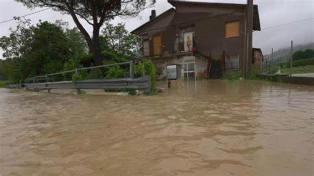 Italia, alluvione improvvisa sommerge la città italiana: la situazione