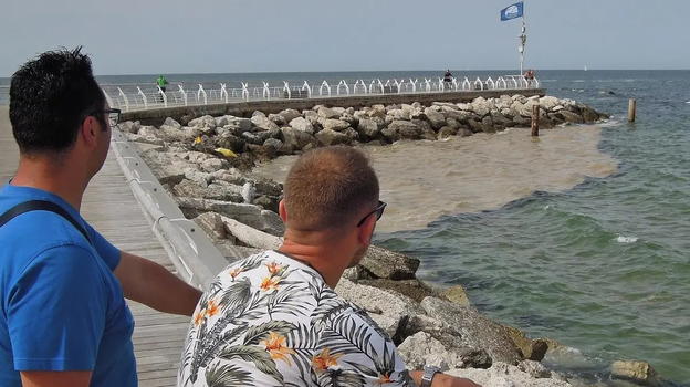 Italia, invasione di mucillaggini nel mare: parla l’esperto