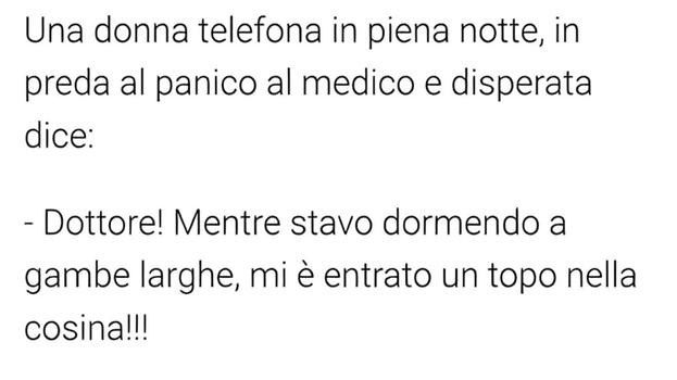 Una donna telefona in piena notte, in preda al panico al medico