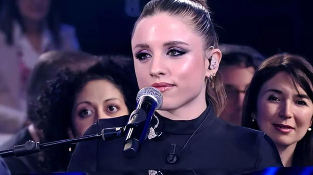 Incidente aereo per la cantante Angelina Mango