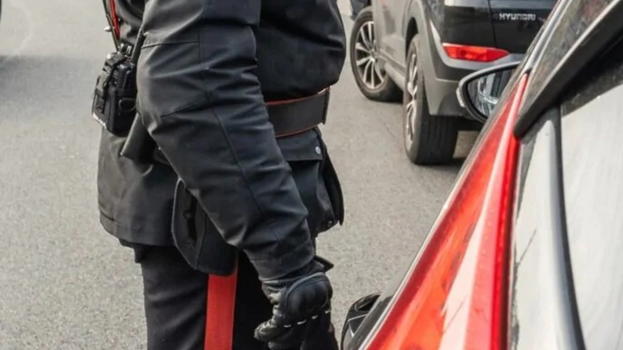 Bimba di due anni trovata senza vita in auto