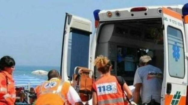 Giornata assurda al mare: ci sono diverse persone decedute