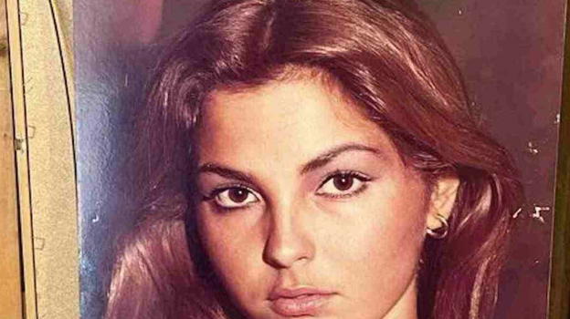 Oggi è un’attrice famosissima di 61 anni, l’avete riconosciuta?