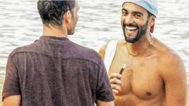 Marco Mengoni beccato in vacanza con lui
