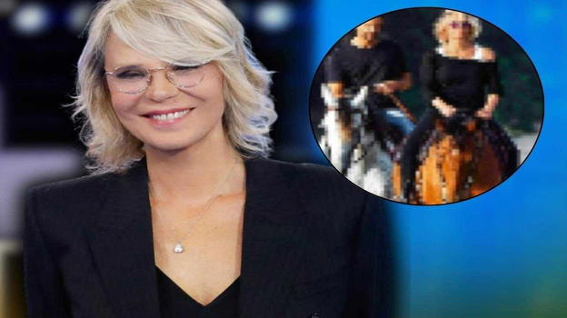 Maria De Filippi in sella: una romantica passeggiata a cavallo con…