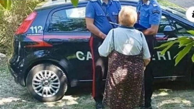 Scandalo in paese, ecco come è stata beccatata la nonnina