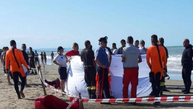 12enne si tuffa in mare per una nuotata e scompare nel nulla: sbranato da un…