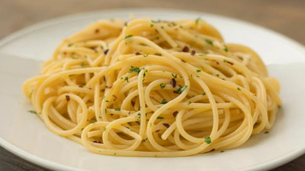 Italia, il salatissimo conto per due piatti di spaghetti aglio e oglio