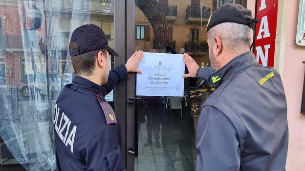 1143€ per una frittura e quattro fiorentine, turisti chiamano finanzieri – La titolare: "Con noi si paga…"
