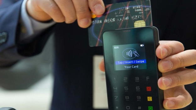 Pagamento con carta, attenzione: non fare questo altrimenti ti ritrovi un doppio pagamento