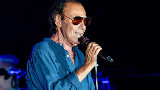 Venditti, dopo gli insulti al concerto si mette malissimo per lui