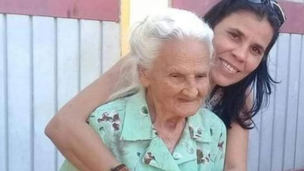 Va dalla nonna e in casa trova 120mila euro