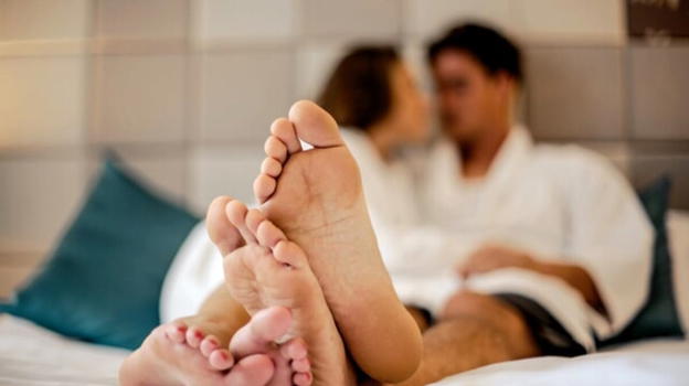 La pupa e il secchione: "Ce l’aveva troppo grande, ora mi piacciono le donne"
